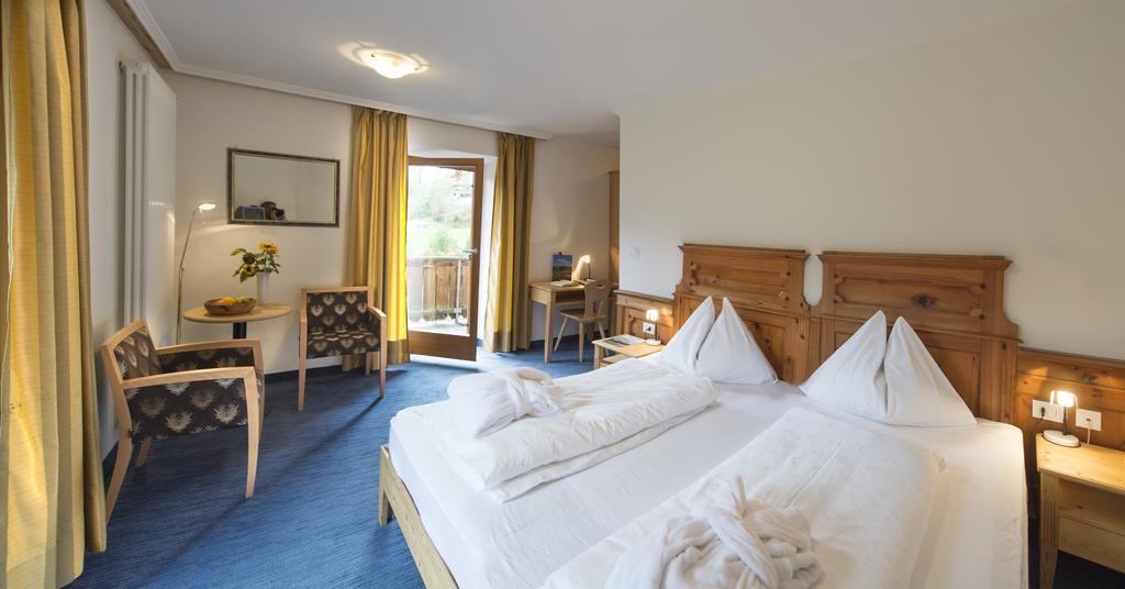 Dolomitenhotel Weisslahnbad Tiers Rum bild