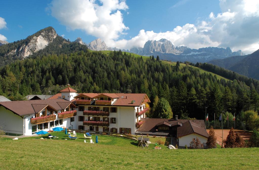 Dolomitenhotel Weisslahnbad Tiers Exteriör bild